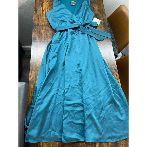 taylor dress midi flowy dres belted size 4 - Picture 3 of 9